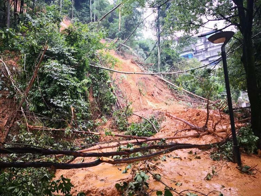 應(yīng)對(duì)三明突發(fā)暴雨災(zāi)情4.jpg 應(yīng)對(duì)三明突發(fā)暴雨災(zāi)情4.jpg