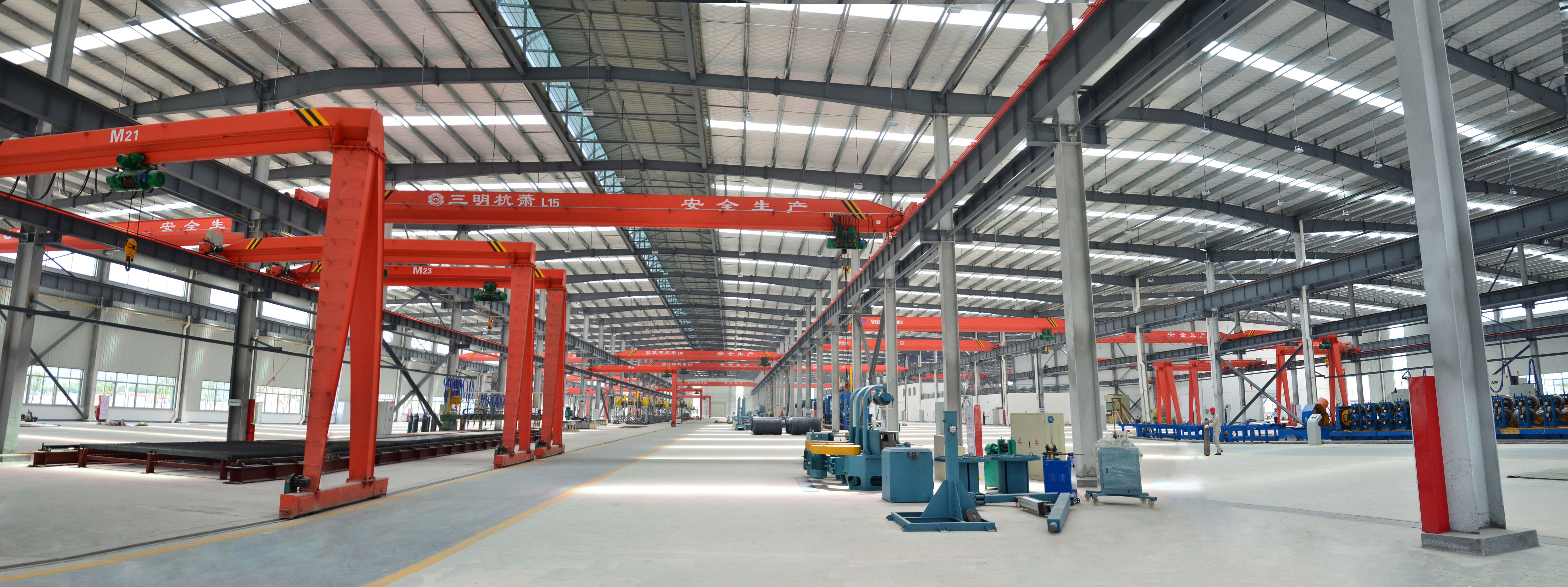 三明杭蕭鋼構(gòu)廠房?jī)?nèi)部.jpg